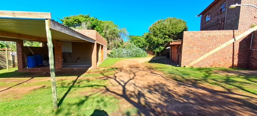 6 Bedroom Property for Sale in Noorsekloof Eastern Cape